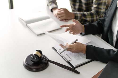there are many benefits of hiring a car accident lawyer